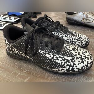 Under Armour Soccer Cleats Turf size 6.5 Youth